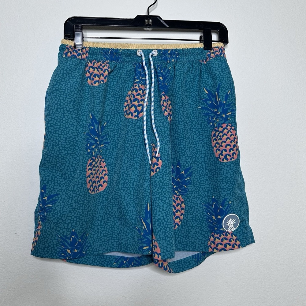 Chubbies Men's Swim Trunks Size Large 7" inseam Tropical Pineapple Board Shorts‎